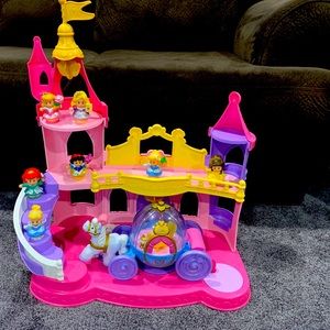 Disney pink princess castle set